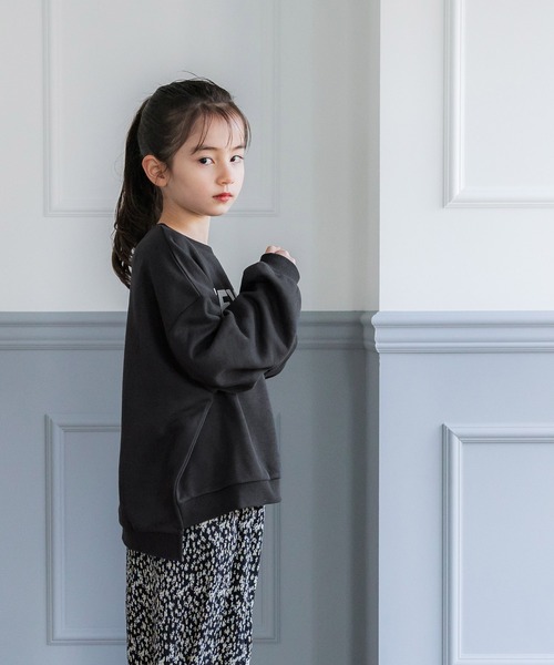 coca（coca）（コカ）の「キッズ 親子お揃い薄手ロゴスウェット（スウェット・キッズ・チャコール/ネイビー/ピンク/ホワイト/ライトベージュ/イエロー・100/110/120/130/140）」の14枚目の写真