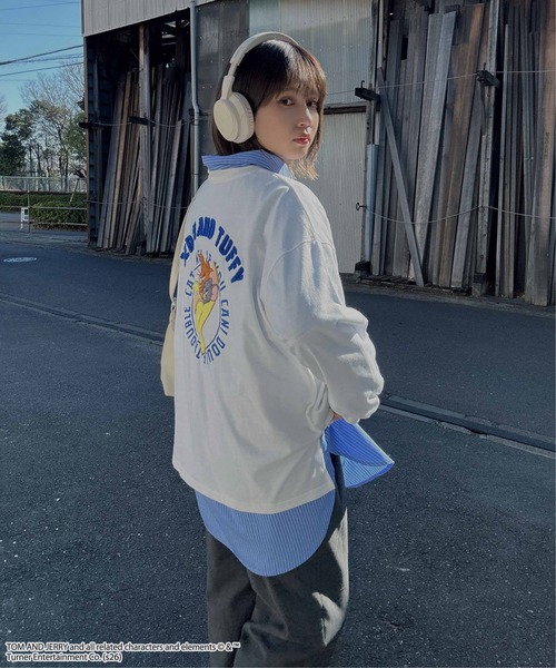 AS KNOW AS plus(アズノゥアズプラス)の「○アクリルキーホルダー付き トムとジェリー 刺繍ロンT 【TOM and JERRY/トムとジェリー】(Tシャツ/カットソー・レディース・オフホワイト/イエロー/オートミール/スミクロ/サックスブルー系/アイボリー系/ホワイト系/ブラック系/ホワイト系1/ダークグリーン系1/ブラック系1/アイボリー系1・FREE)」の13枚目の写真