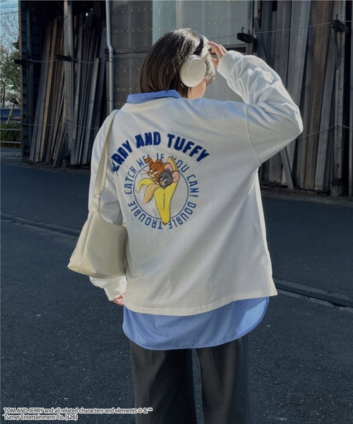 AS KNOW AS plus(アズノゥアズプラス)の「○アクリルキーホルダー付き トムとジェリー 刺繍ロンT 【TOM and JERRY/トムとジェリー】(Tシャツ/カットソー・レディース・オフホワイト/イエロー/オートミール/スミクロ/サックスブルー系/アイボリー系/ホワイト系/ブラック系/ホワイト系1/ダークグリーン系1/ブラック系1/アイボリー系1・FREE)」の15枚目の写真