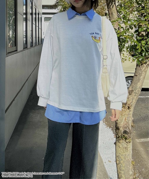 AS KNOW AS plus(アズノゥアズプラス)の「○アクリルキーホルダー付き トムとジェリー 刺繍ロンT 【TOM and JERRY/トムとジェリー】(Tシャツ/カットソー・レディース・オフホワイト/イエロー/オートミール/スミクロ/サックスブルー系/アイボリー系/ホワイト系/ブラック系/ホワイト系1/ダークグリーン系1/ブラック系1/アイボリー系1・FREE)」の17枚目の写真