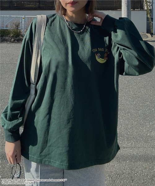 AS KNOW AS plus(アズノゥアズプラス)の「○アクリルキーホルダー付き トムとジェリー 刺繍ロンT 【TOM and JERRY/トムとジェリー】(Tシャツ/カットソー・レディース・オフホワイト/イエロー/オートミール/スミクロ/サックスブルー系/アイボリー系/ホワイト系/ブラック系/ホワイト系1/ダークグリーン系1/ブラック系1/アイボリー系1・FREE)」の21枚目の写真