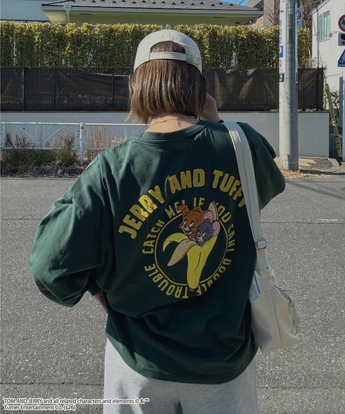 AS KNOW AS plus(アズノゥアズプラス)の「○アクリルキーホルダー付き トムとジェリー 刺繍ロンT 【TOM and JERRY/トムとジェリー】(Tシャツ/カットソー・レディース・オフホワイト/イエロー/オートミール/スミクロ/サックスブルー系/アイボリー系/ホワイト系/ブラック系/ホワイト系1/ダークグリーン系1/ブラック系1/アイボリー系1・FREE)」の22枚目の写真