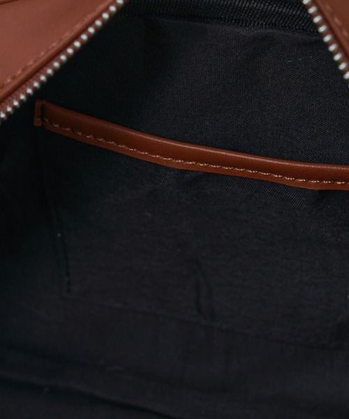 MERLOT（メルロー）の「見た目以上に大容量 フェイクレザーハンドバッグ（ハンドバッグ・レディース・ブラウン/ブラック・FREE）」の11枚目の写真