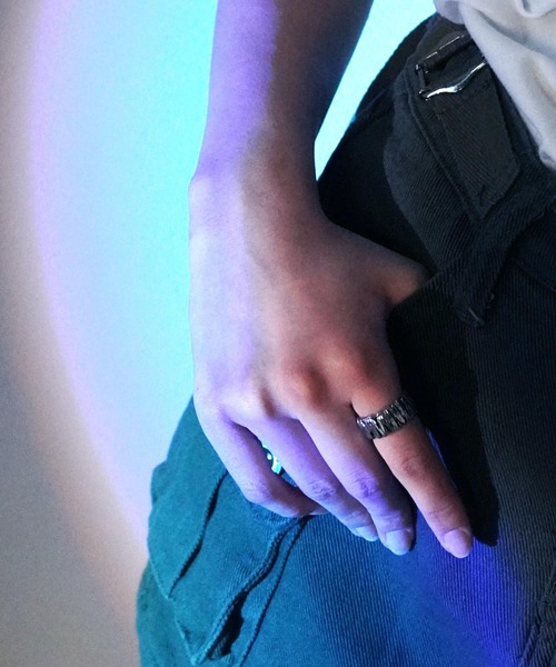 Figments（フィグメンツ）の「ダメージリング（リング・レディース・シルバー・FREE）」の5枚目の写真