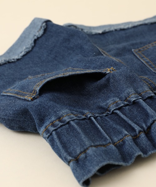 URBAN CHERRY(アーバンチェリー)の「センターボタンデザインウエストフリルデニムショートパンツ(デニムパンツ・キッズ・ブルー・100cm/110cm/120cm/130cm)」の11枚目の写真