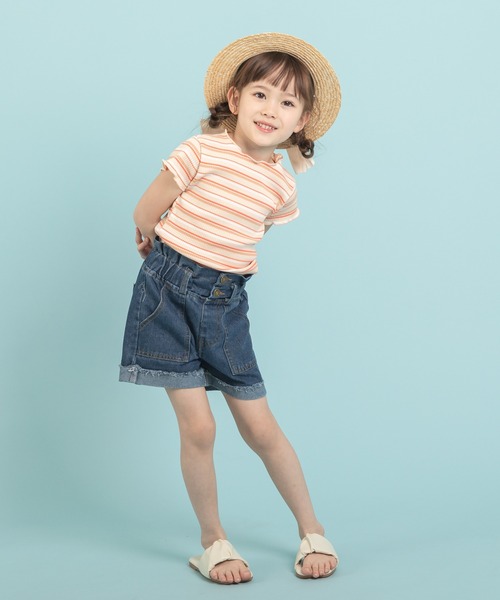 URBAN CHERRY(アーバンチェリー)の「センターボタンデザインウエストフリルデニムショートパンツ(デニムパンツ・キッズ・ブルー・100cm/110cm/120cm/130cm)」の13枚目の写真