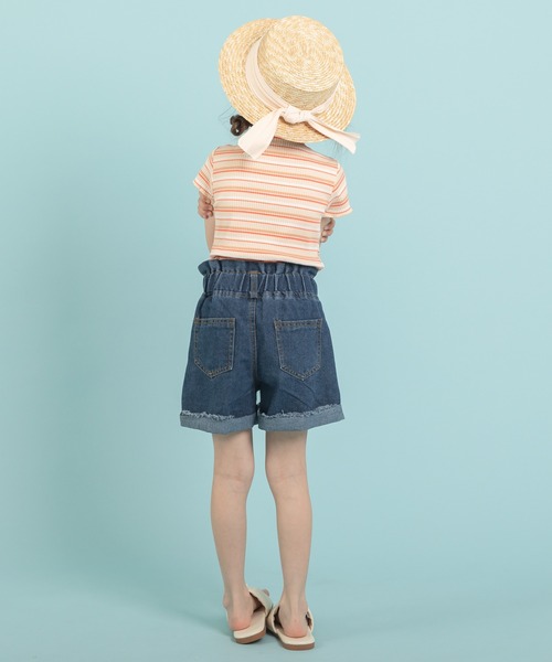 URBAN CHERRY(アーバンチェリー)の「センターボタンデザインウエストフリルデニムショートパンツ(デニムパンツ・キッズ・ブルー・100cm/110cm/120cm/130cm)」の16枚目の写真