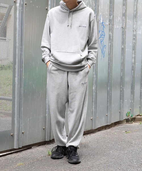 MAISON CLUB(メゾンクラブ)の「【MAISON CLUB】ワンポイント刺繍プルオーバーパーカー LESS IS MORE(パーカー・メンズ・ブラック/ホワイト/グレー・L/M/XL/XX-LARGE)」の13枚目の写真
