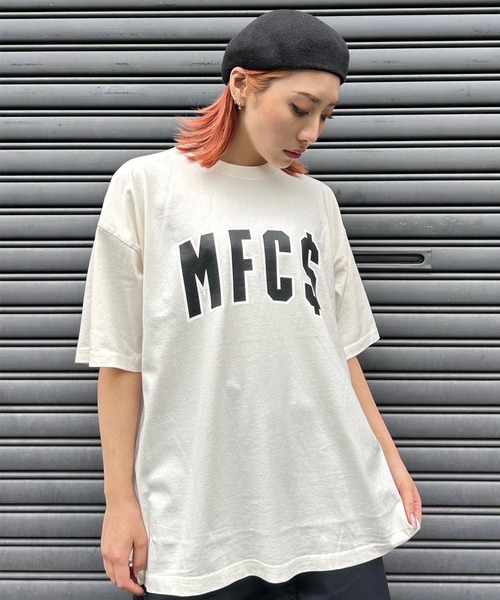 MFC STORE（エムエフシーストア）の「MFC STORE MFC＄ARCH LOGO PIGMENT BIG SILHOUETTE TEE（Tシャツ/カットソー・メンズ・ホワイト系その他/ブルー系その他/ケリー/ブラック・M/L/XL）」の2枚目の写真