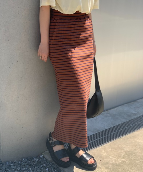 mi via loca（ミヴィアロカ）の「セルフカットバックスリットリブスカート（スカート・レディース・レッド/ブラック/ホワイト×ブラック/ターコイズブルー/トップグレー/ブラウン系/ブラウン系その他/グリーン/グレー系その他/ピンク/ブルー・FREE/L/M）」の7枚目の写真