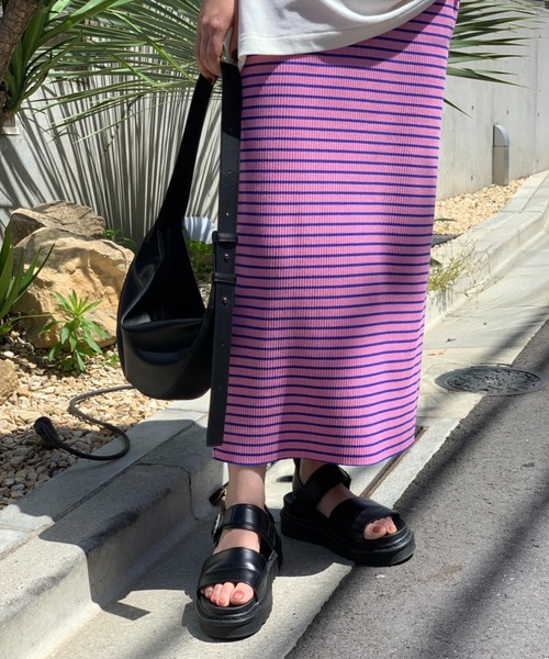 mi via loca（ミヴィアロカ）の「セルフカットバックスリットリブスカート（スカート・レディース・レッド/ブラック/ホワイト×ブラック/ターコイズブルー/トップグレー/ブラウン系/ブラウン系その他/グリーン/グレー系その他/ピンク/ブルー・FREE/L/M）」の21枚目の写真