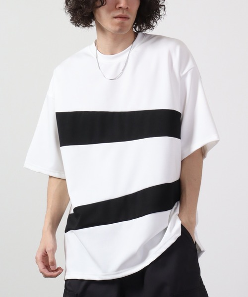 MMMM(エムエムエムエム)の「ルーズシルエットポンチ半袖Tシャツ(Tシャツ/カットソー・メンズ・チャコールグレー/ブラック/チャコール/ブラック系/ホワイト系/ホワイト・M/L)」の2枚目の写真