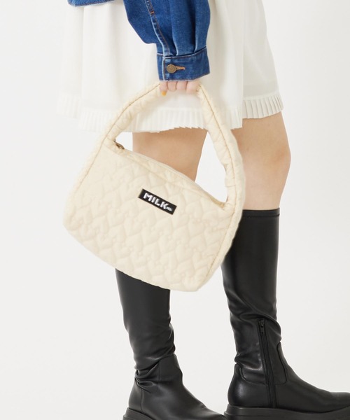 MILKFED.(ミルクフェド)の「HEART QUILTED HANDBAG(ハンドバッグ・レディース・ブラック/ピンク/オフホワイト・ONE SIZE)」の2枚目の写真