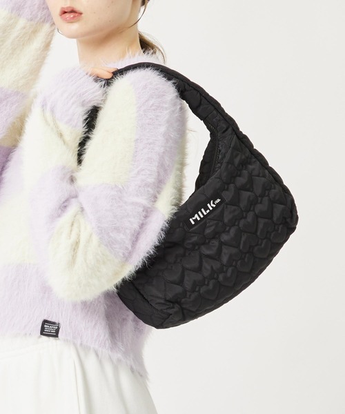 MILKFED.(ミルクフェド)の「HEART QUILTED HANDBAG(ハンドバッグ・レディース・ブラック/ピンク/オフホワイト・ONE SIZE)」の3枚目の写真