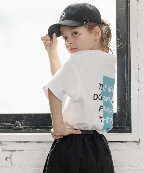 GLOBAL WORK（グローバルワーク）の「KIDS B HAPPY＊コラボプリントT半袖/961210（Tシャツ/カットソー・キッズ・ホワイト/ブラック/ホワイト系その他/ブラック系その他/ホワイト系その他2/ホワイト系その他3/ブラック系その他2・120cm/130cm/140cm/150cm/160cm）」の2枚目の写真