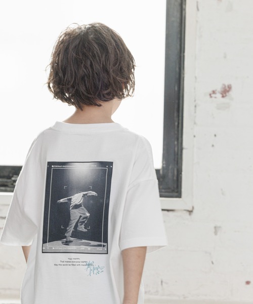 GLOBAL WORK（グローバルワーク）の「KIDS B HAPPY＊コラボプリントT半袖/961210（Tシャツ/カットソー・キッズ・ホワイト/ブラック/ホワイト系その他/ブラック系その他/ホワイト系その他2/ホワイト系その他3/ブラック系その他2・120cm/130cm/140cm/150cm/160cm）」の4枚目の写真