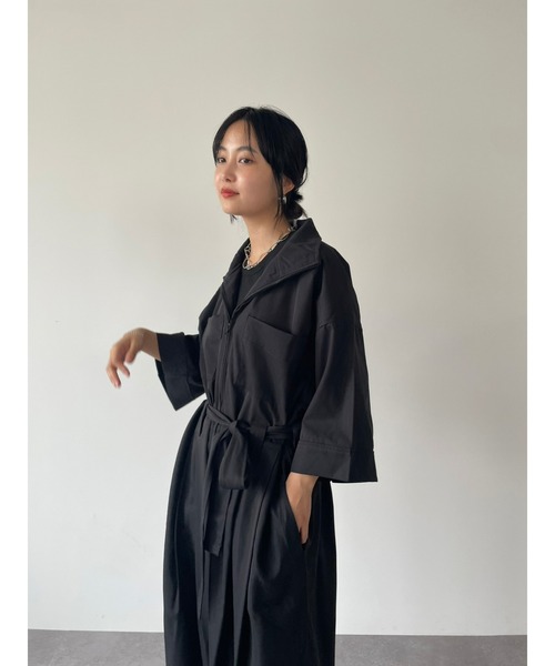 HANNE(アン)の「スタンドカラージャンプスーツ(サロペット/オーバーオール・レディース・ブラック/ベージュ・FREE)」の4枚目の写真