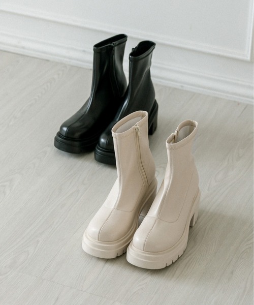 OLIVE des OLIVE（オリーブデオリーブ）の「タンク底ストレッチショートブーツ　1032130030（ブーツ・レディース・アイボリー/ブラック・MEDIUM/SMALL/LARGE）」の3枚目の写真