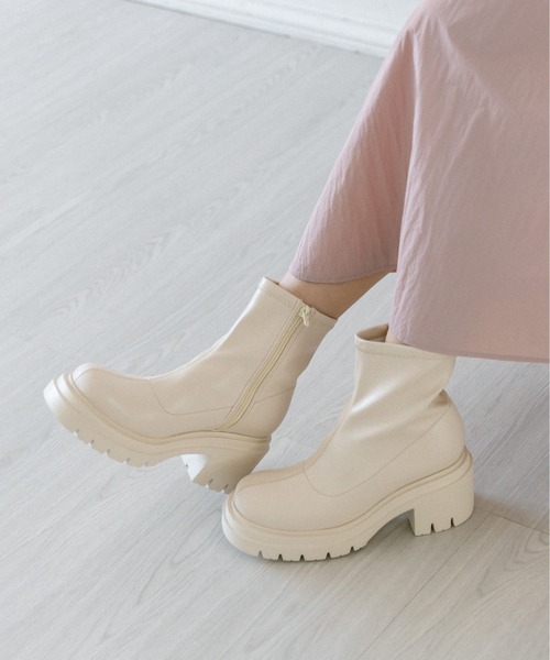 OLIVE des OLIVE（オリーブデオリーブ）の「タンク底ストレッチショートブーツ　1032130030（ブーツ・レディース・アイボリー/ブラック・MEDIUM/SMALL/LARGE）」の4枚目の写真