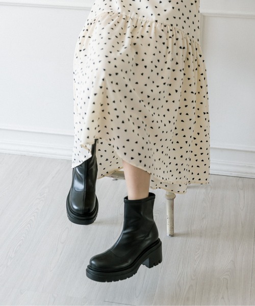 OLIVE des OLIVE（オリーブデオリーブ）の「タンク底ストレッチショートブーツ　1032130030（ブーツ・レディース・アイボリー/ブラック・MEDIUM/SMALL/LARGE）」の11枚目の写真