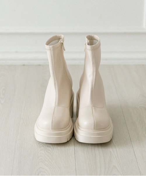 OLIVE des OLIVE（オリーブデオリーブ）の「タンク底ストレッチショートブーツ　1032130030（ブーツ・レディース・アイボリー/ブラック・MEDIUM/SMALL/LARGE）」の21枚目の写真