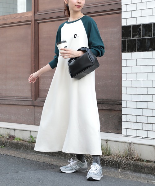 CONVERSE（コンバース）の「【CONVERSE】Aライン 長袖ラグランワンピース 袖ボリューム ロング丈ワンピース（ワンピース・レディース・ブラック/ブラック系その他2/グリーン系その他2・FREE）」の16枚目の写真