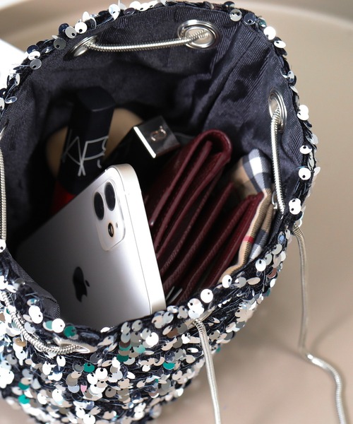Kana(カナ)の「スパンコール 2way 巾着 内ポケット付き ハンドバッグ パーティーバック 結婚式 お呼ばれ オケージョン(ハンドバッグ・レディース・シルバー/ブラック×シルバー/ブラック・フリー)」の19枚目の写真
