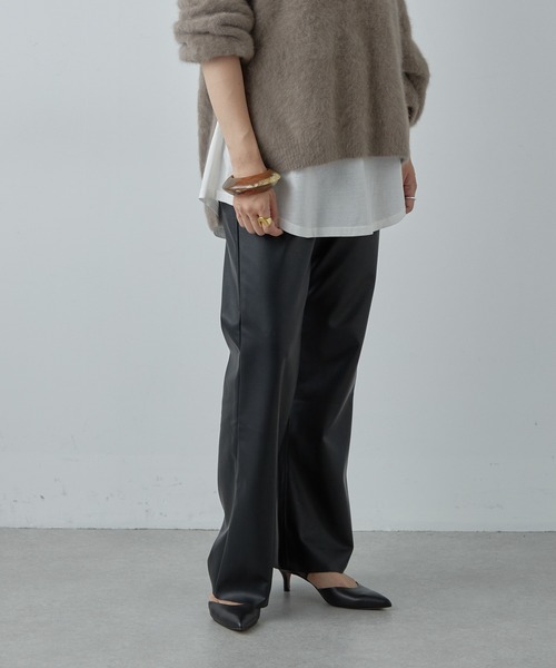 SHENERY（シーナリー）の「フェイクレザーストレートパンツ（その他パンツ・レディース・ブラック・36/38）」の20枚目の写真