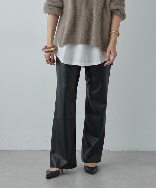 SHENERY（シーナリー）の「フェイクレザーストレートパンツ（その他パンツ・レディース・ブラック・36/38）」の17枚目の写真