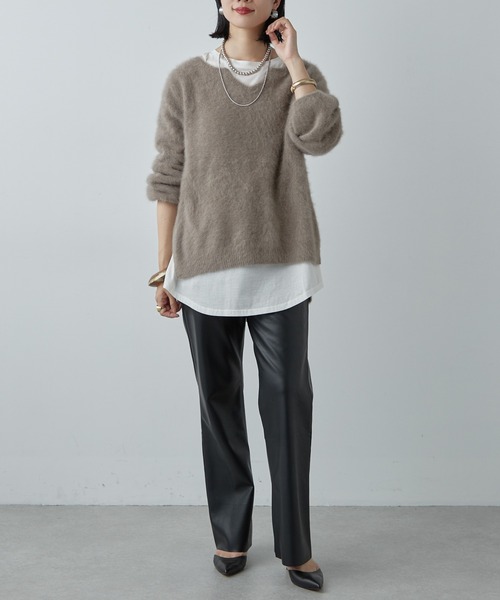 SHENERY（シーナリー）の「フェイクレザーストレートパンツ（その他パンツ・レディース・ブラック・36/38）」の3枚目の写真