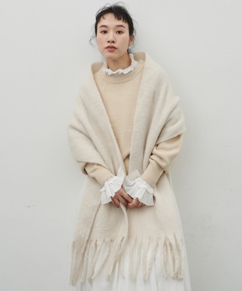 Libra Cue（リブラ キュー）の「ボリュームフリンジマフラー（マフラー・レディース・レッド/アイボリー/ブラック・FREE）」の5枚目の写真