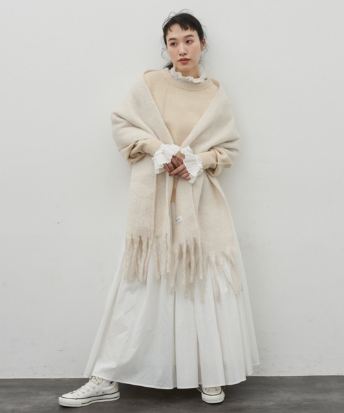 Libra Cue（リブラ キュー）の「ボリュームフリンジマフラー（マフラー・レディース・レッド/アイボリー/ブラック・FREE）」の7枚目の写真