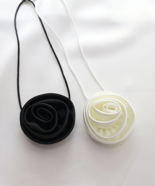 CEMONEMO（セモネモ）の「ローズ チョーカーネックレス（チョーカー・レディース・アイボリー/ブラック・FREE）」の16枚目の写真