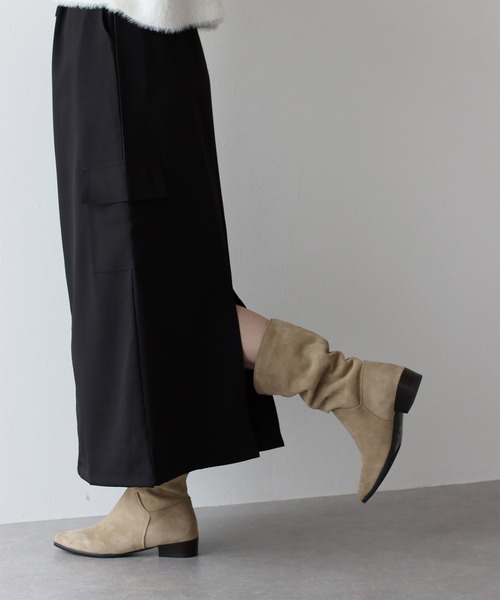 BLUEEAST(ブルーイースト)の「フェイクスエードロングブーツ(ブーツ・レディース・ブラック/ベージュ・MEDIUM/LARGE)」の8枚目の写真