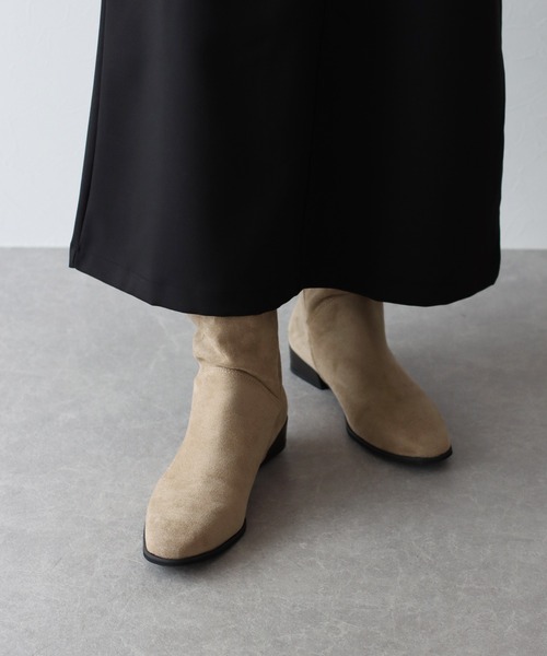 BLUEEAST(ブルーイースト)の「フェイクスエードロングブーツ(ブーツ・レディース・ブラック/ベージュ・MEDIUM/LARGE)」の9枚目の写真