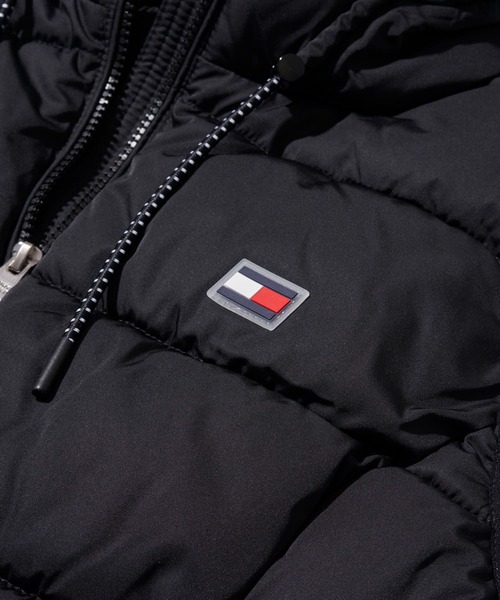 TOMMY HILFIGER（トミーヒルフィガー）の「【TOMMY HILFIGER / トミーヒルフィガー】ワンポイントロゴ 中綿ジップフードベスト（ダウンベスト・レディース・ブラック/ホワイト・LARGE/MEDIUM/SMALL/X-LARGE）」の11枚目の写真