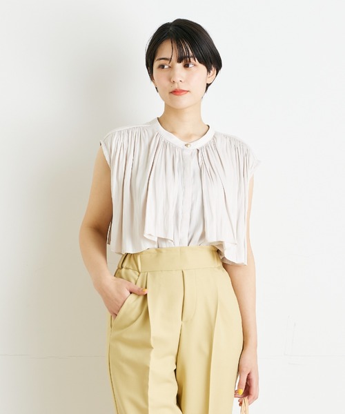 INED CLARO(イネドクラロ)の「シルキーレイヤーブラウス(シャツ/ブラウス・レディース・アイボリー/ブルー・フリー)」の2枚目の写真