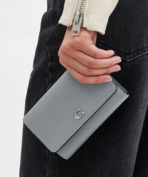 COACH（コーチ）の「エッセンシャル ミディアム フラップ ウォレット（財布）」