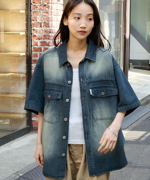 MONO-MART（モノマート）の「【retock's】ヴィンテージライクオーバーダイデニムオーバーサイズ半袖シャツ（シャツ/ブラウス・メンズ・ブラウン/インディゴブルー/ブルー/グレー/ブラック/ダークブルー・L/M）」の8枚目の写真