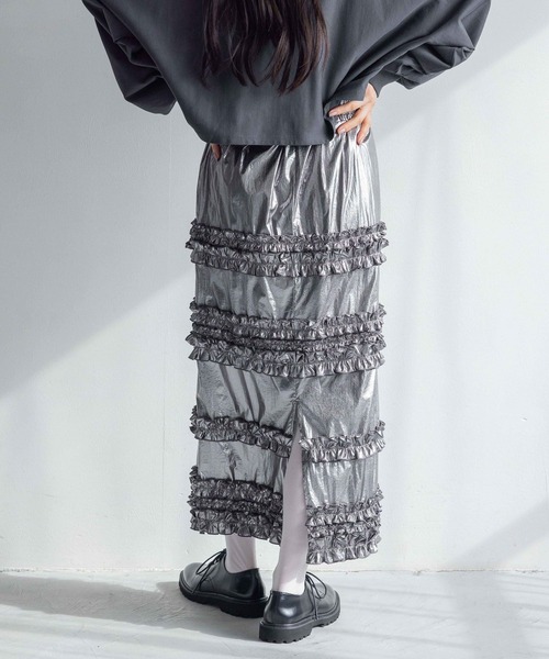 yuw（ユウ）の「メタリックフリルタイトスカート　109068（スカート・レディース・ブラック/シルバー・FREE）」の17枚目の写真