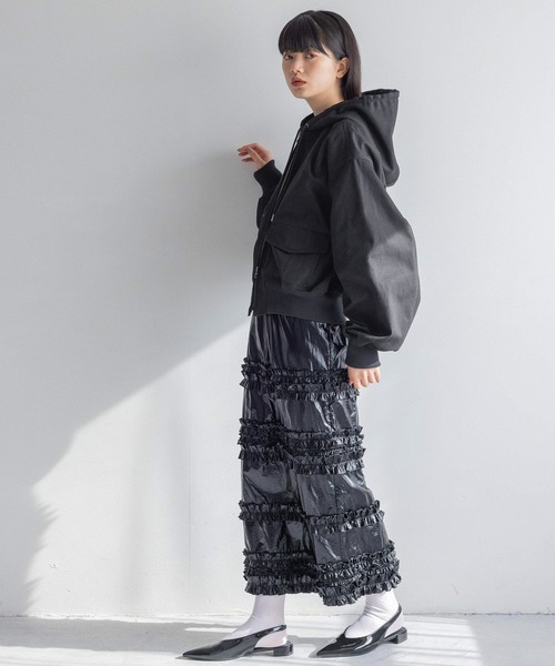 yuw（ユウ）の「メタリックフリルタイトスカート　109068（スカート・レディース・ブラック/シルバー・FREE）」の20枚目の写真