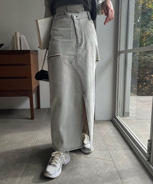 WILLFULLY（ウィルフリー）の「back bi color patchwork remake denim SK（デニムスカート・レディース・ライトブルー/ライトグレー・S/M）」の4枚目の写真