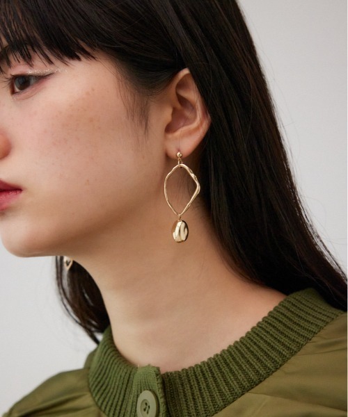 アシンメトリーパールピアス（ピアス（両耳用））｜AZUL BY MOUSSY