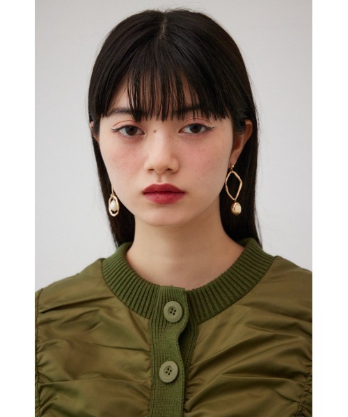 AZUL by moussy（アズールバイマウジー）の「アシンメトリーパールピアス（ピアス（両耳用）・レディース・シルバー/ゴールド系その他・FREE）」の10枚目の写真