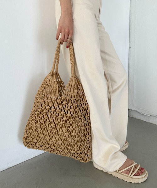 CLEA(クレア)の「巾着付き メッシュ編カゴトートバッグ(トートバッグ・レディース・ブラック/アイボリー/ベージュ・FREE)」の2枚目の写真
