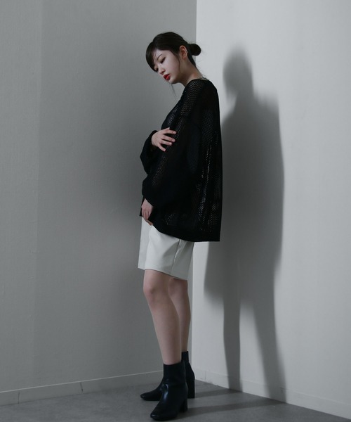 NILWAY(ニルウェイ)の「透かし編み プルオーバー メッシュ オーバーサイズ ニット(Tシャツ/カットソー・レディース・ブラック/アイボリー/ライトブルー/ブラック系その他/アイボリー系/ネイビー系/レッド・MEDIUM/LARGE)」の9枚目の写真