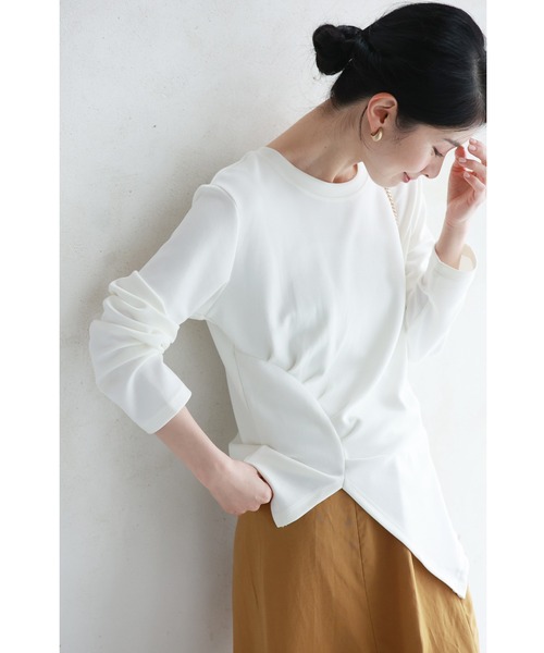 アシンメトリーなカーブタックのカットソートップス（Tシャツ/カットソー）｜CAWAII（カワイイ）
