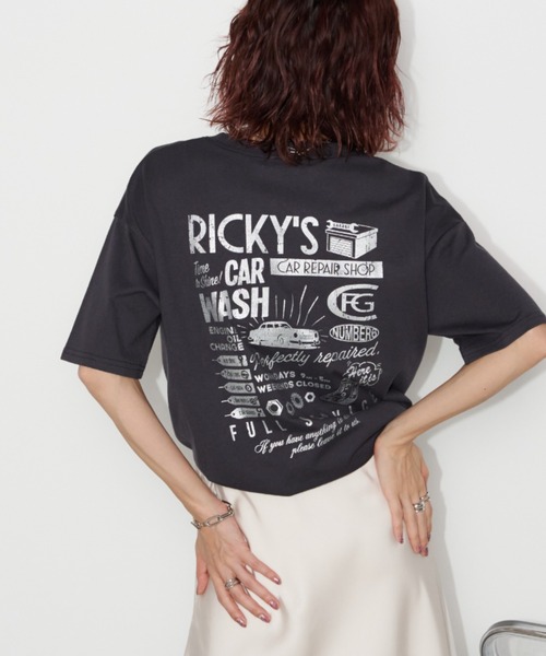 Auntie Rosa Holiday(アンティローザホリデー)の「CAR REPAIR'S箔プリントロゴルーズTEE(Tシャツ/カットソー・レディース・オフホワイト/ナチュラル/チャコールグレー・FREE)」の2枚目の写真