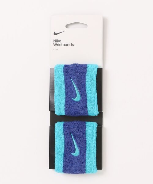 NIKE（ナイキ）の「《NIKEアパレル》スウッシュ リストバンド（バングル/リストバンド・メンズ・ブラック×ホワイト/レッド/ヘザーグレー/ホワイト×ブラック/ブルー系その他/オレンジ系その他/ロイヤルブルー/ダークネイビー・フリー）」の4枚目の写真