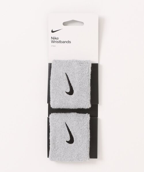 NIKE（ナイキ）の「《NIKEアパレル》スウッシュ リストバンド（バングル/リストバンド・メンズ・ブラック×ホワイト/レッド/ヘザーグレー/ホワイト×ブラック/ブルー系その他/オレンジ系その他/ロイヤルブルー/ダークネイビー・フリー）」の3枚目の写真